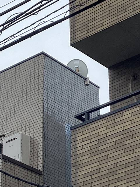 BSアンテナ3F屋根上設置